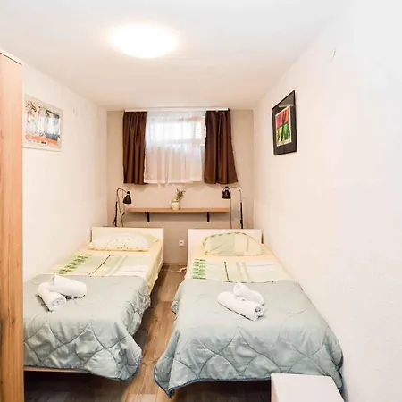 Apartment Pula 15 *
