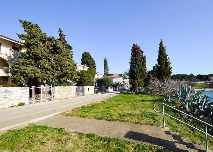 Apartment in Pula/Istrien 11080 *