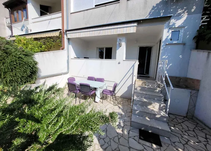 Apartment in Pula/Istrien 11080 Appartement *