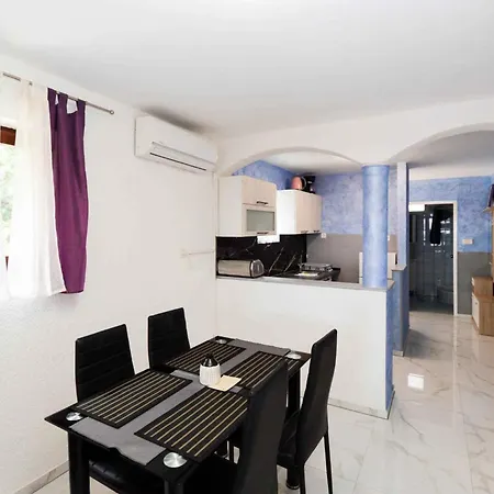 Apartman In - Istrien 11080