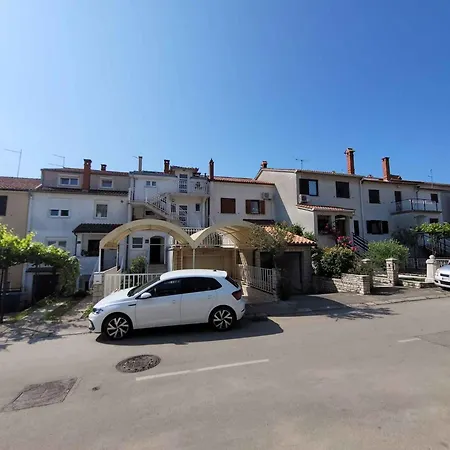 In - Istrien 11080 Apartman Póla