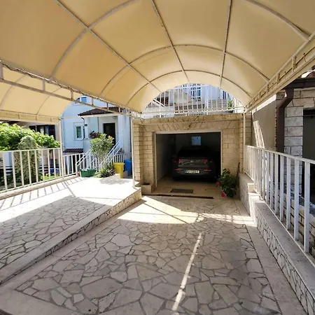 In - Istrien 11080 Apartman